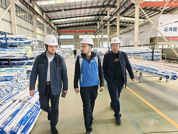 尋找實(shí)力不銹鋼管生產(chǎn)廠家？某項(xiàng)目領(lǐng)導(dǎo)視察旺坤工廠連連稱贊！